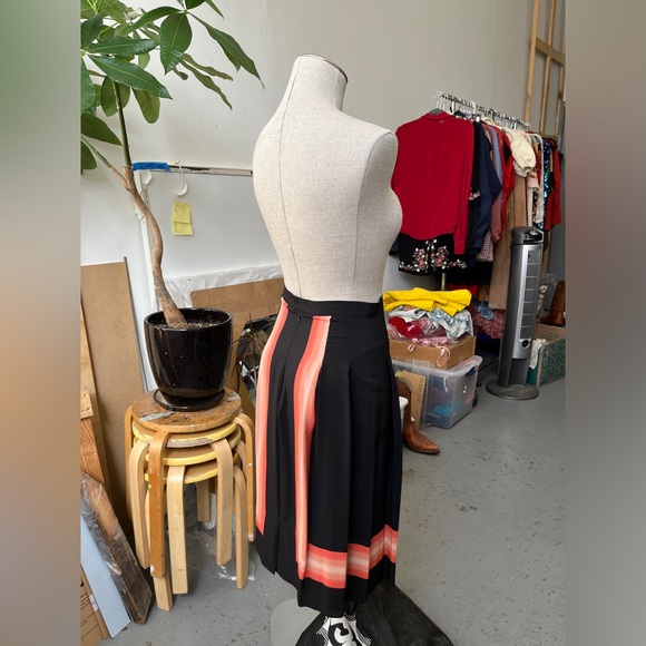 Les Petites Paris, 2010 ombré print rayon crepe midi skirt - Picture 3 of 7